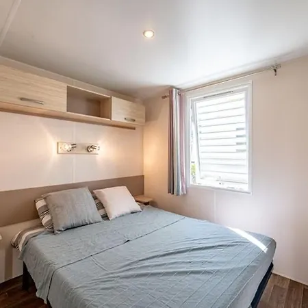 Mobil-home 6 Personnes Avec Terrasse Et Vue Riviere - Api-1-52-544